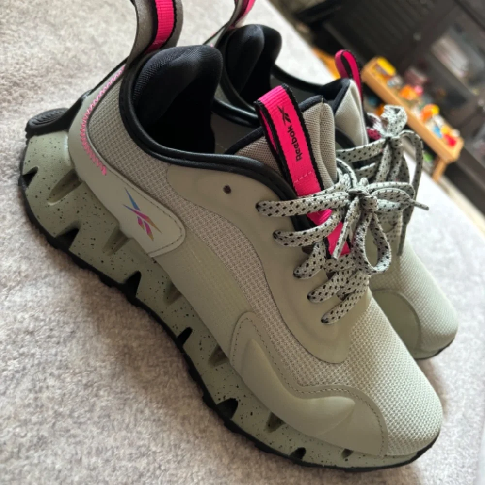 Shoes - Picture 2 of 2